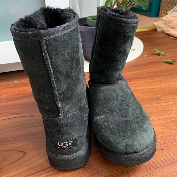 black uggs!! - Picture 2 of 4